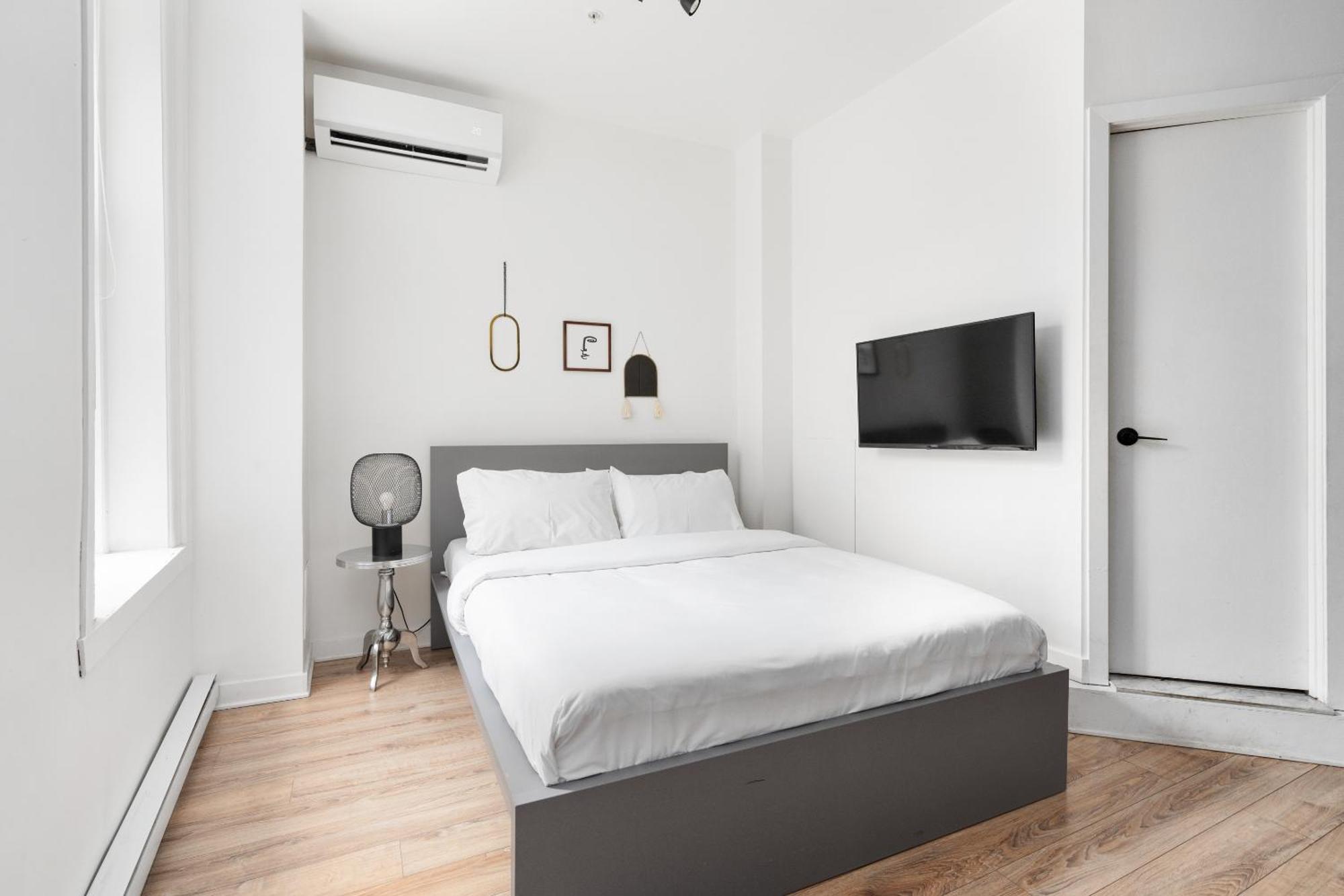 Boutique Lofts Notre Dame - Vieux Montreal Apartment Exterior photo
